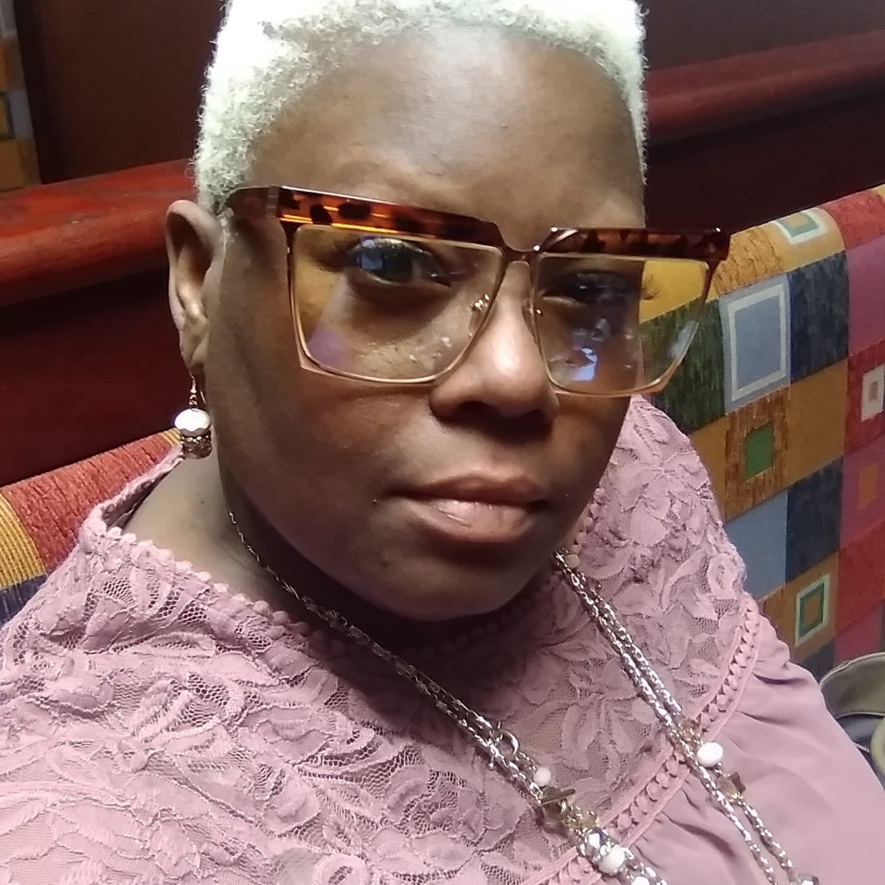 Meet your Posher, Treava